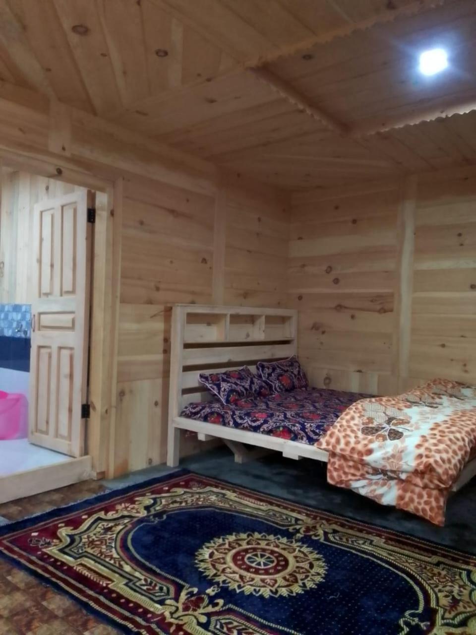 Riverbank Hotel Taobut Neelum Valley Azad Kashmir Taobat Exteriör bild