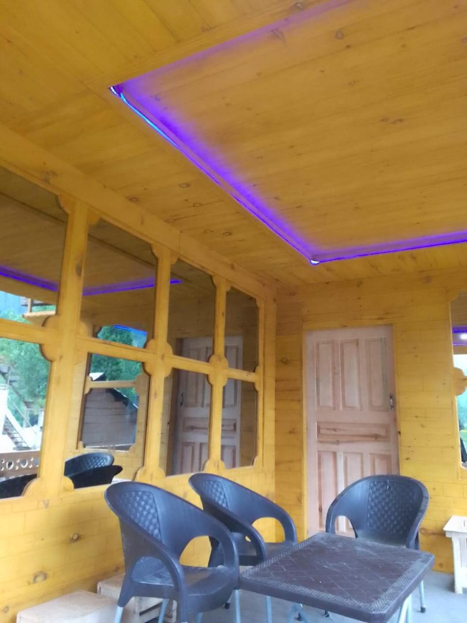 Riverbank Hotel Taobut Neelum Valley Azad Kashmir Taobat Exteriör bild